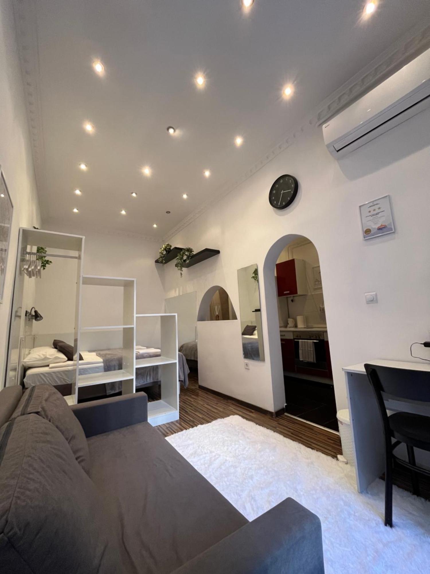 Cozy Downtown Apartment — Photos 3